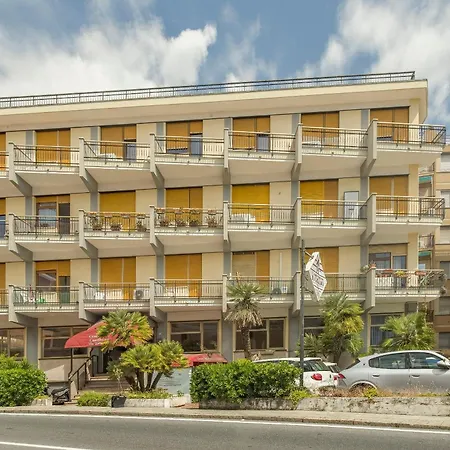 Апартаменты Rivierarent Castelfranco Fronte Mare Финале Лигуре