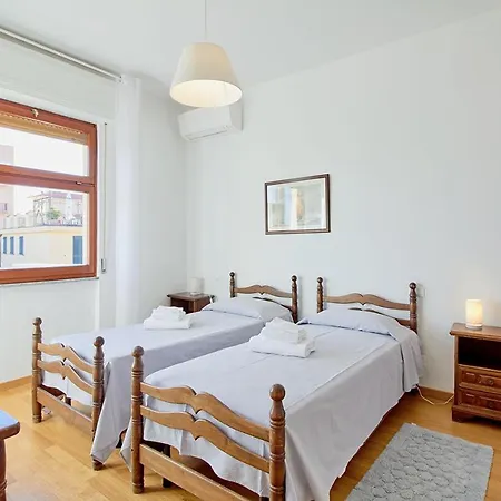 Апартаменты Rivierarent Castelfranco Fronte Mare *